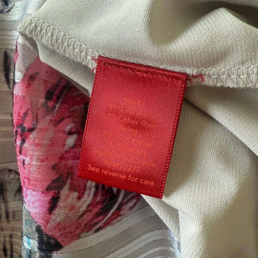 Jennifer Lopez Gray, Pink, and White Blouse sz Large - Picture 7 of 7